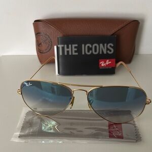 Ray-Ban Gold Aviator Sunglasses